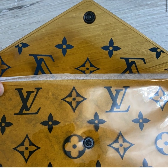 Louis Vuitton Monogram Clear Clutch Bag - Picture 3 of 7
